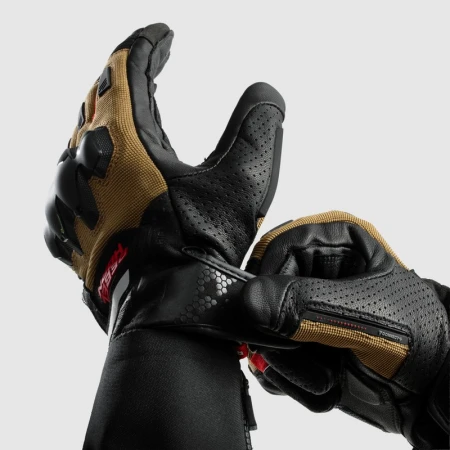 RĘKAWICE MOTOCYKLOWE REBELHORN DEFENDER DESERT BLACK RED