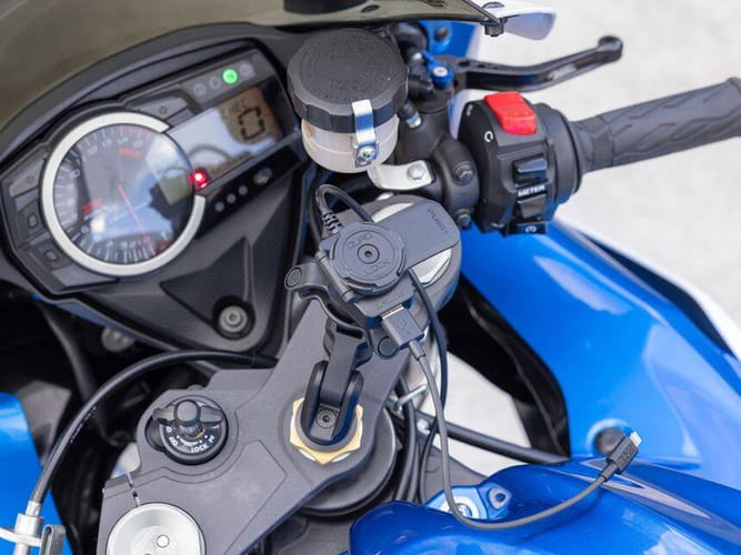 pol_pl_Motocyklowa-ladowarka-USB-Quad-Lock-R-23061_3.jpg